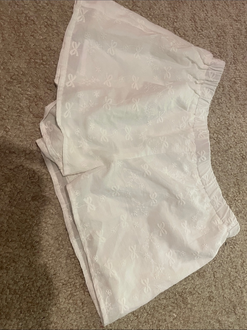 Beverly and Beck NEVER WORN White Embroidered Women’s Shorts with Elastic Waist
